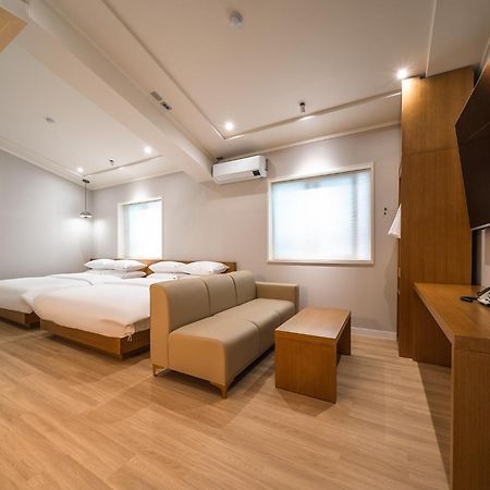 Mono Hotel Сувон Екстериор снимка