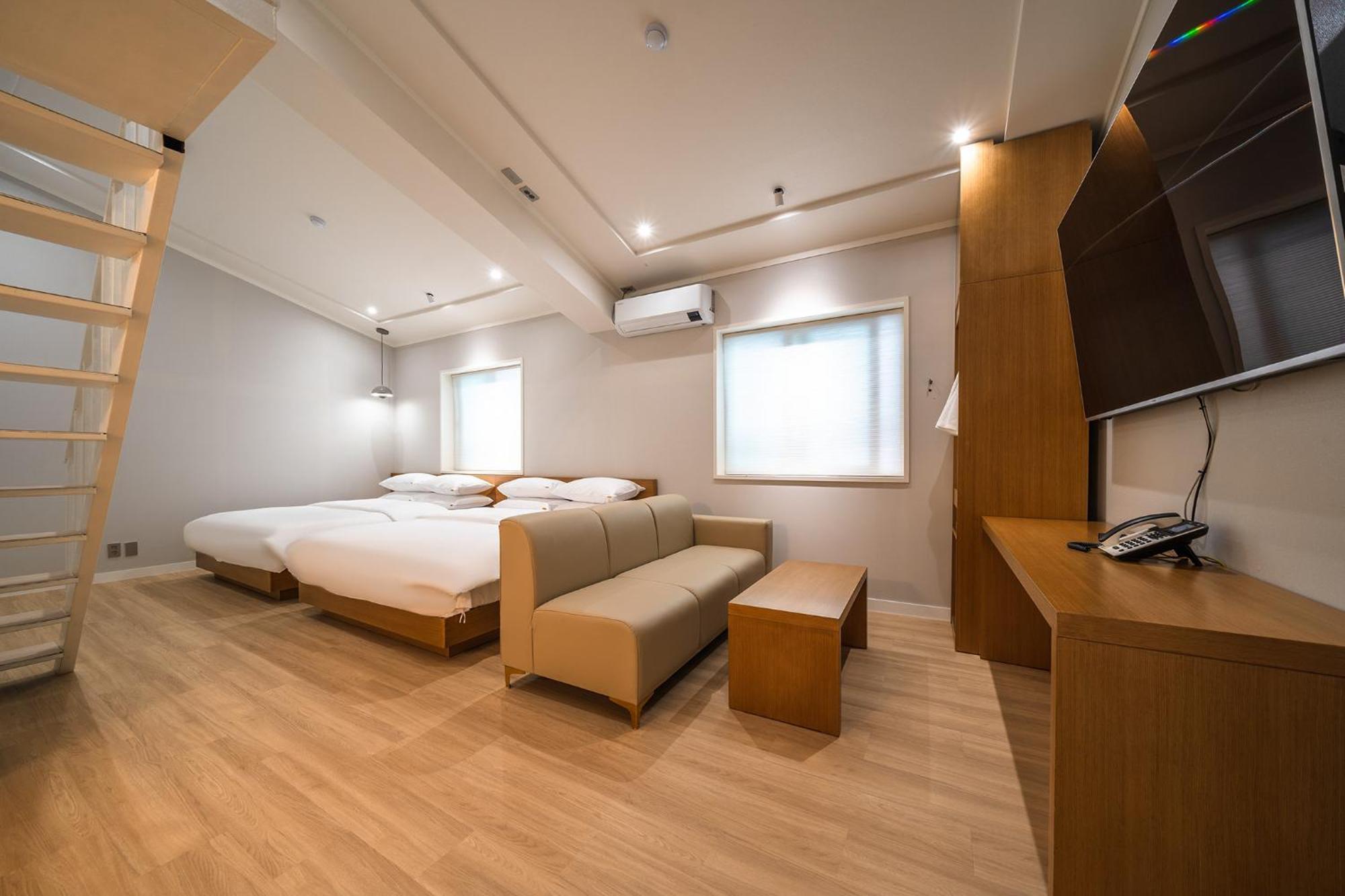 Mono Hotel Сувон Екстериор снимка