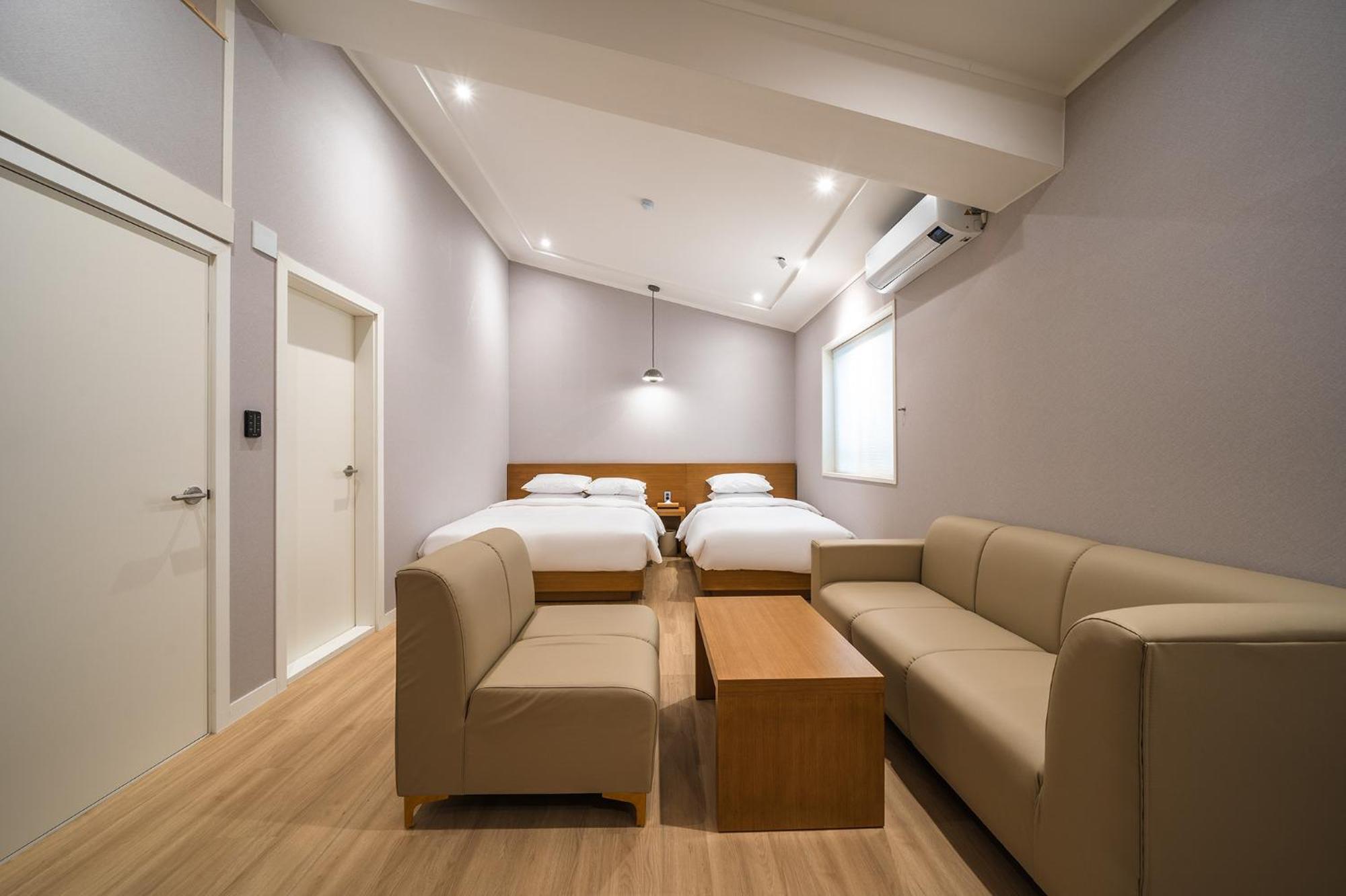 Mono Hotel Сувон Екстериор снимка