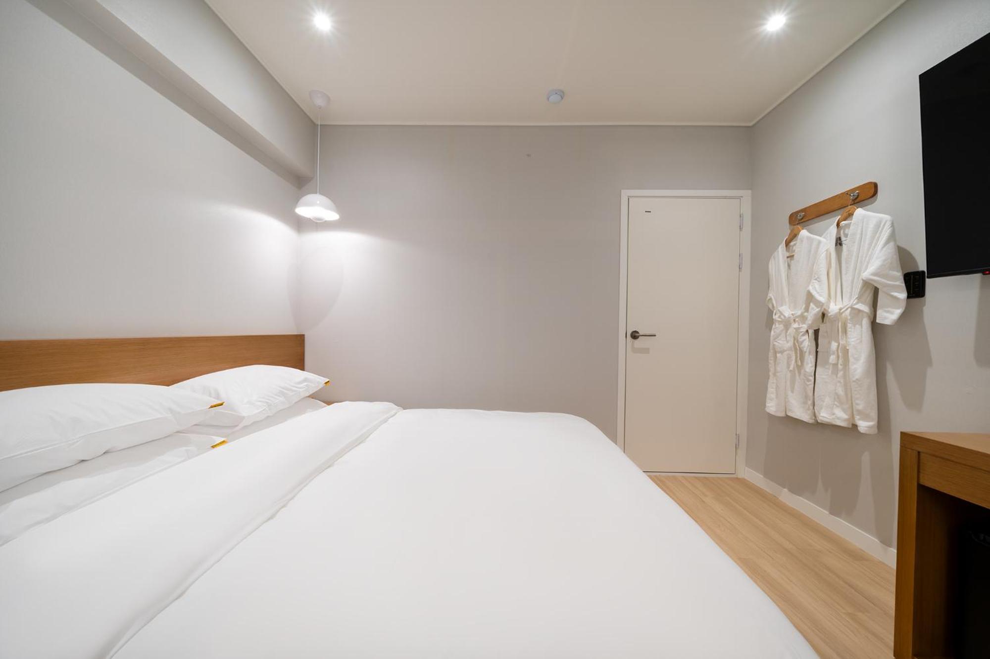 Mono Hotel Сувон Екстериор снимка