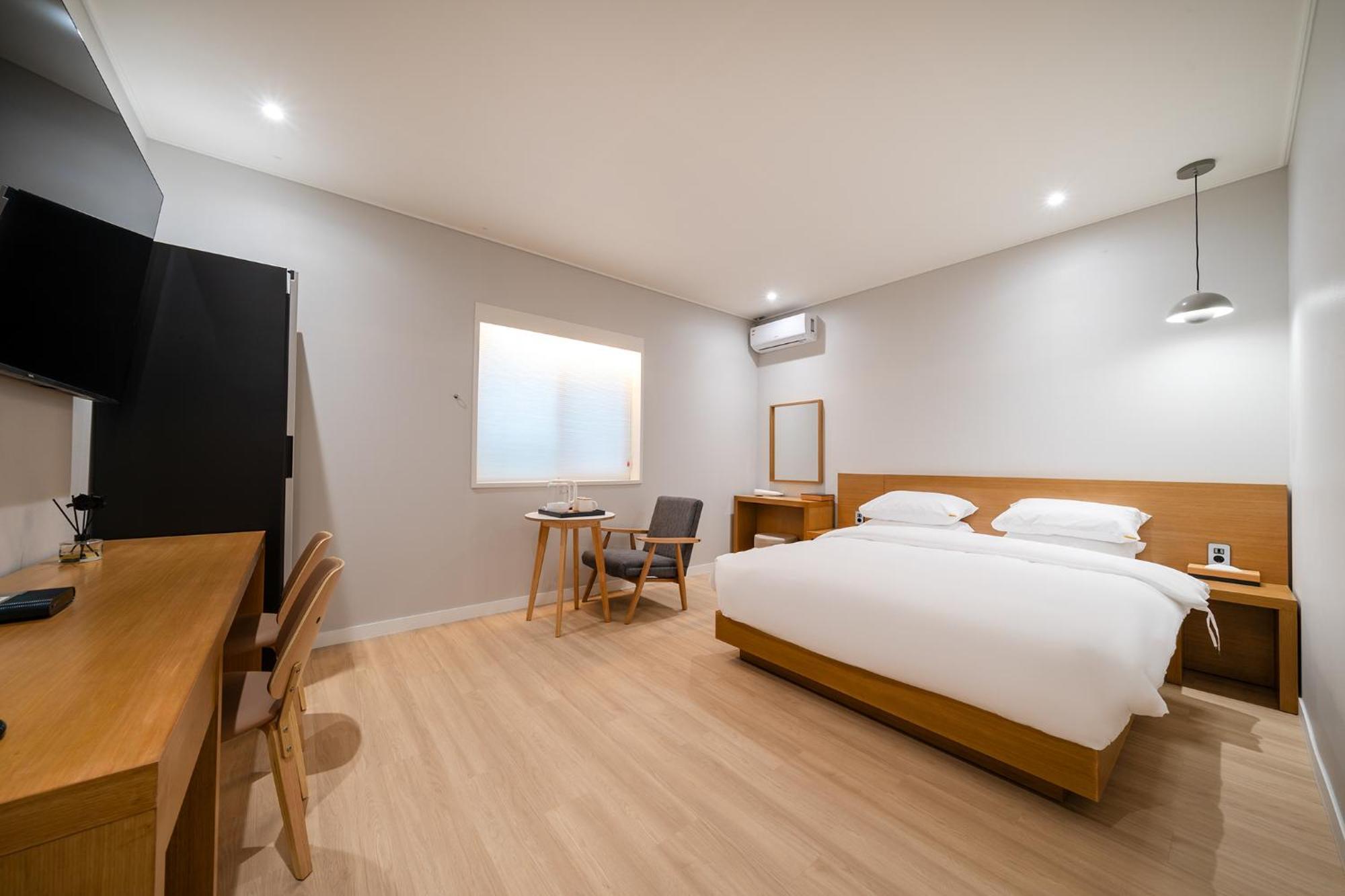 Mono Hotel Сувон Екстериор снимка