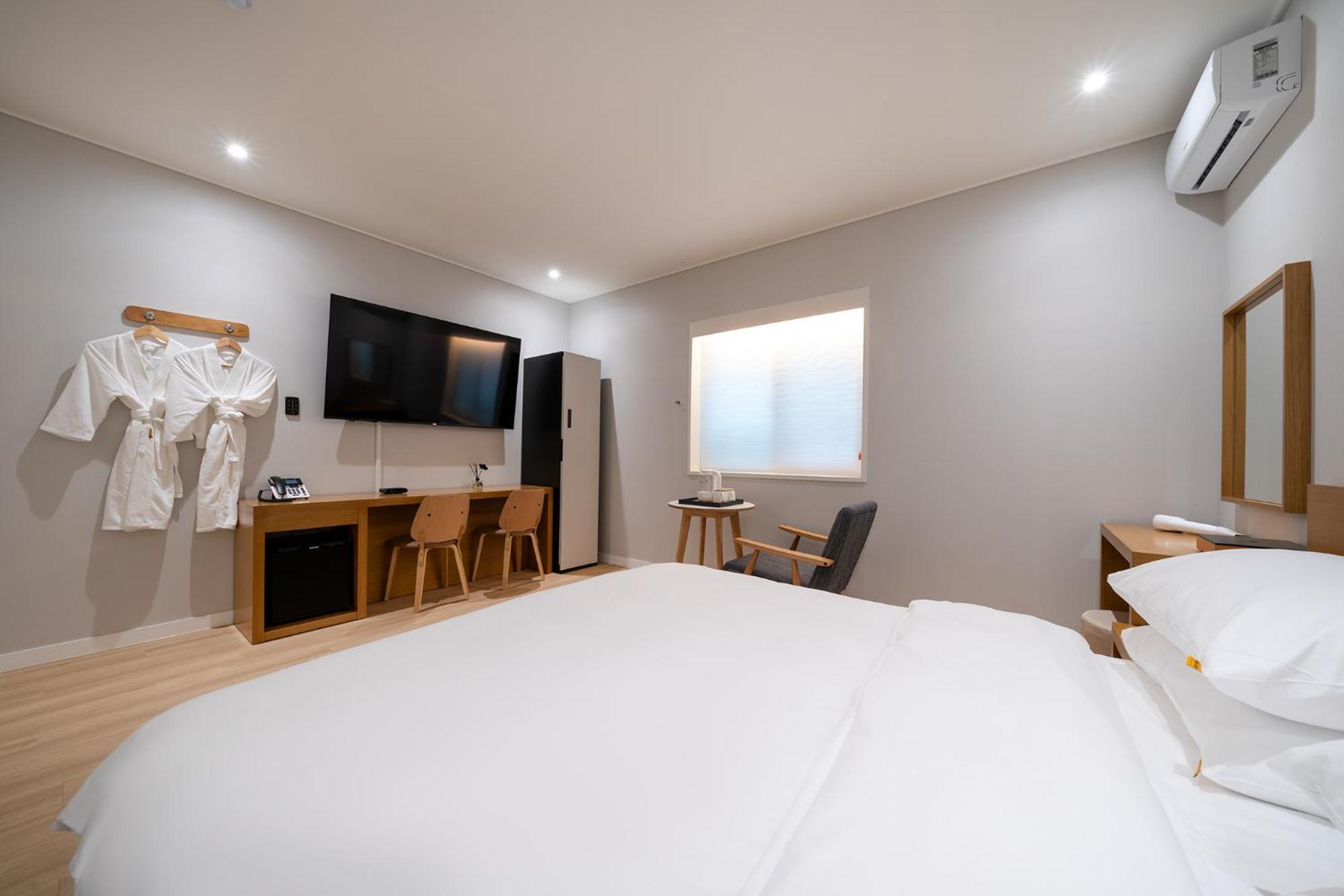 Mono Hotel Сувон Екстериор снимка