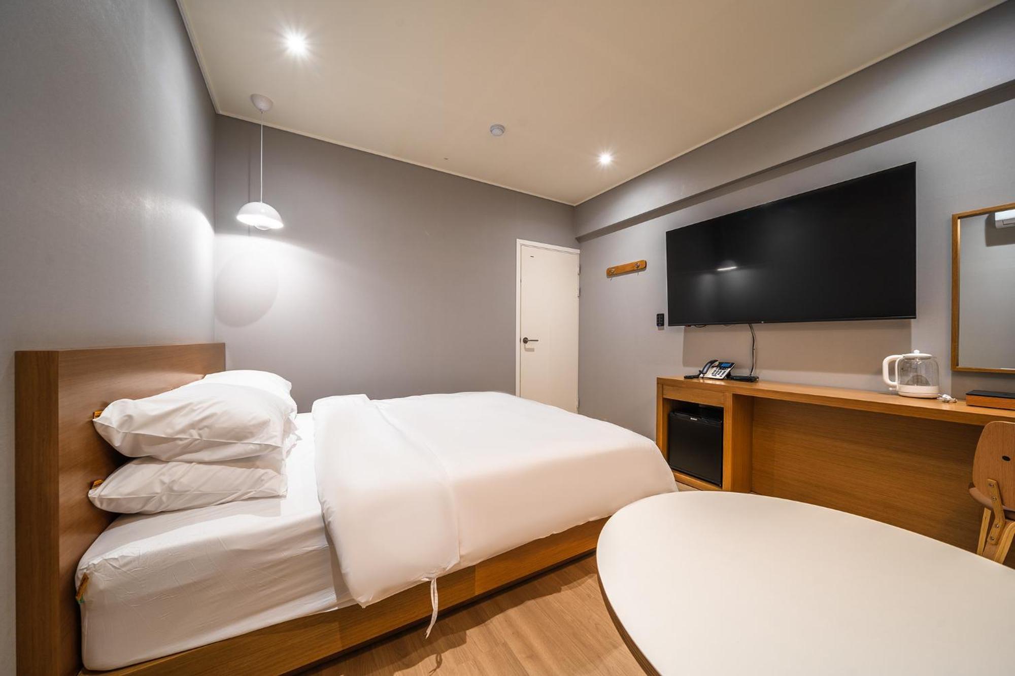 Mono Hotel Сувон Екстериор снимка